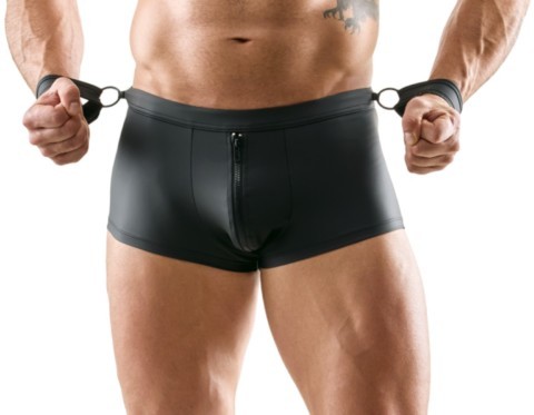 Boxer homme noir mat Svenjoyment avec fesses ouvertes, fermeture éclair à l'avant, anneaux de fixation et manchettes assorties incluses pour les jeux de séduction.