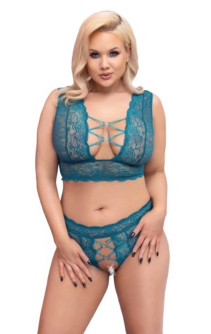 Ensemble lingerie Cottelli Curves en dentelle couleur pétrole composé d’une bralette très échancrée avec anneaux or rose et d’un string taille haute ouvert assorti.