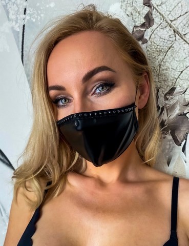 Masque facial de protection et pierres synthétiques