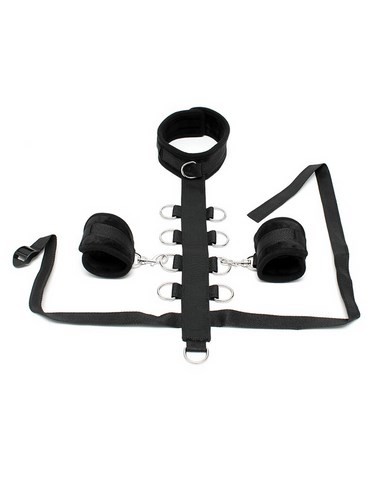Set de bondage tour de cou et menottes avec anneaux