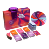 Jeu d'ambiance érotique Spin me Round de Love to Love avec roulette personnalisable, cartes de défis, bandeau pour les yeux et accessoires pour soirées entre adultes.