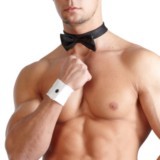 Noeud papillon et manchettes serveur sexy